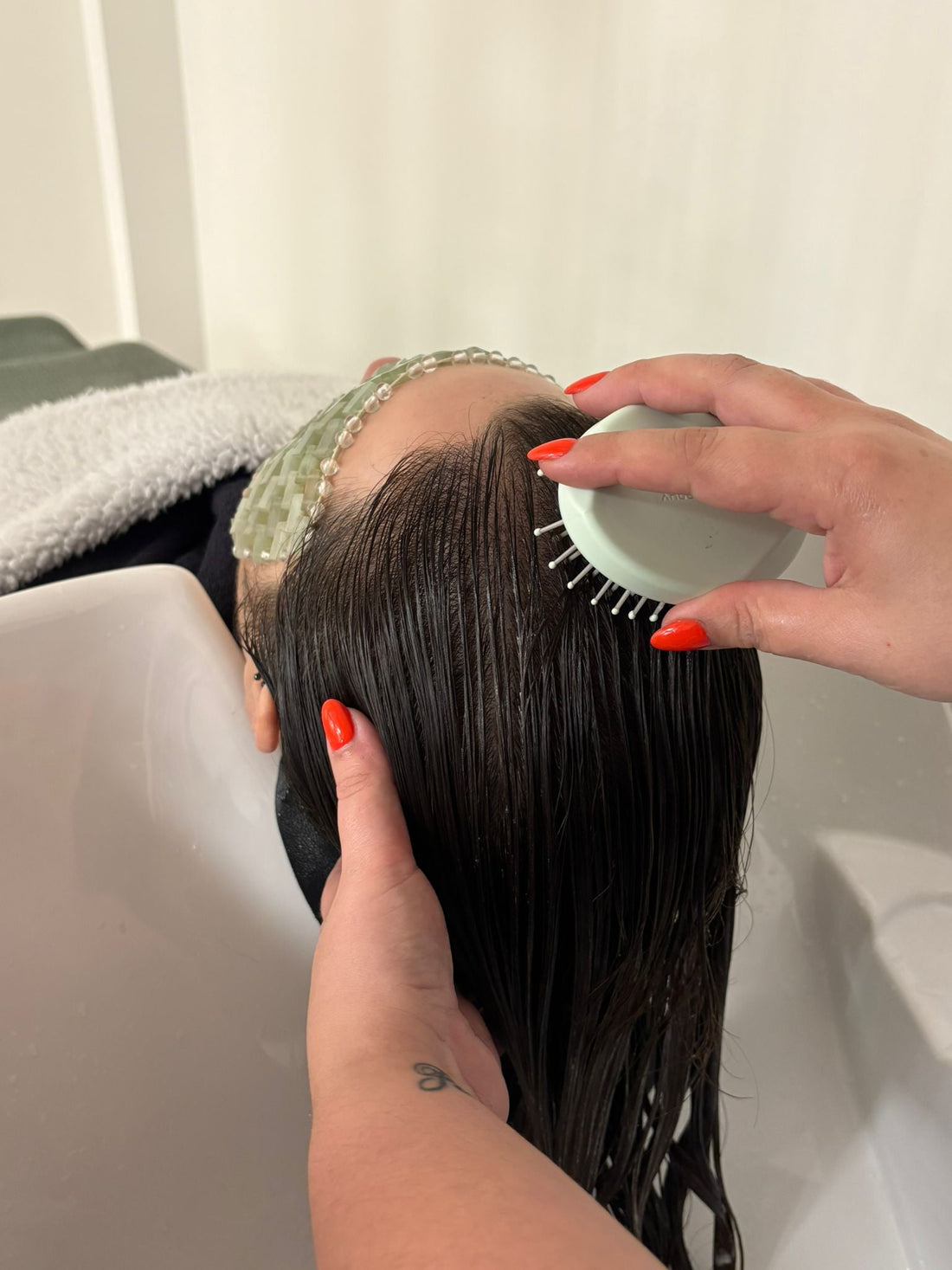 Bienfaits du Head Spa : 12 effets sur tes cheveux et ton mental