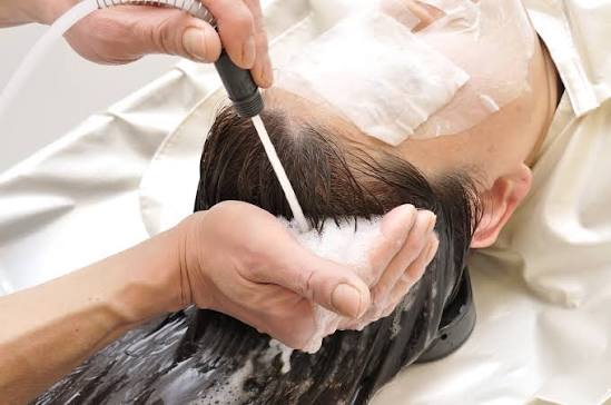 Head Spa pour cuir chevelu gras : rééquilibrer le sébum